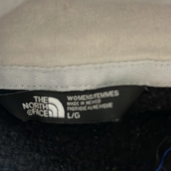 The North Face Women’s Pull Over Black Hoodie - Picture 3 of 5